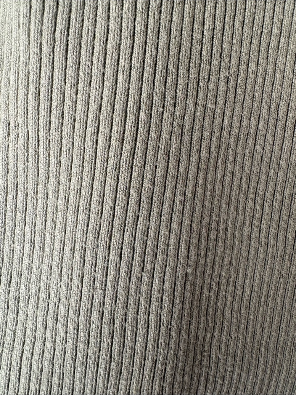Abercrombie Side Button Tank - Picture 6 of 6